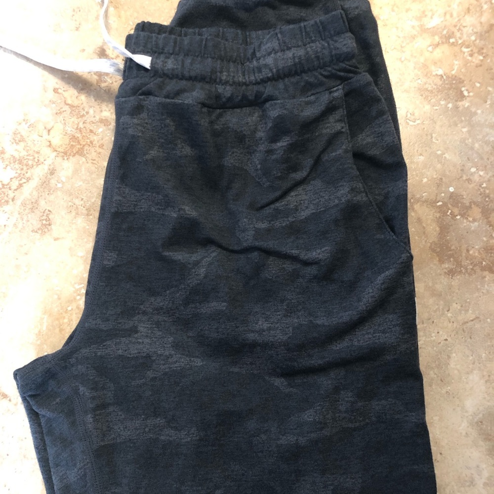 Vuori black and gray camo performance joggers